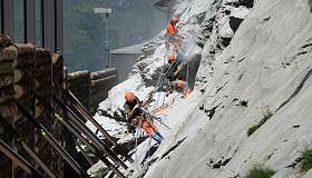 Handwerker Baustelle Projekt V-Bahn Schweiz