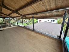 Glasgeländer mit Windschutzwand - Kopie seitlich.jpg